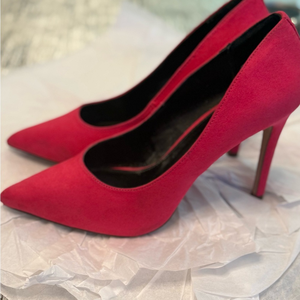 $40.00 BCBGeneration Bold pink Heels Size 8.5